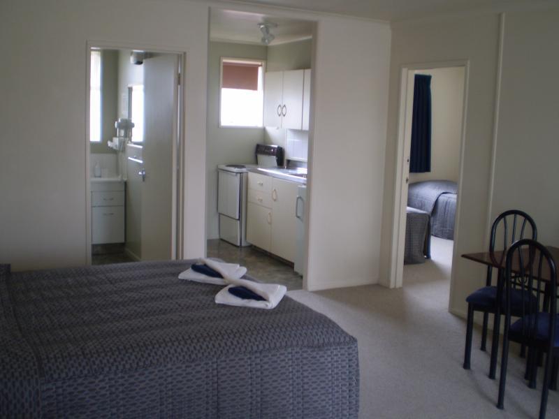 Aaa Thames Court Motel Оамару Экстерьер фото