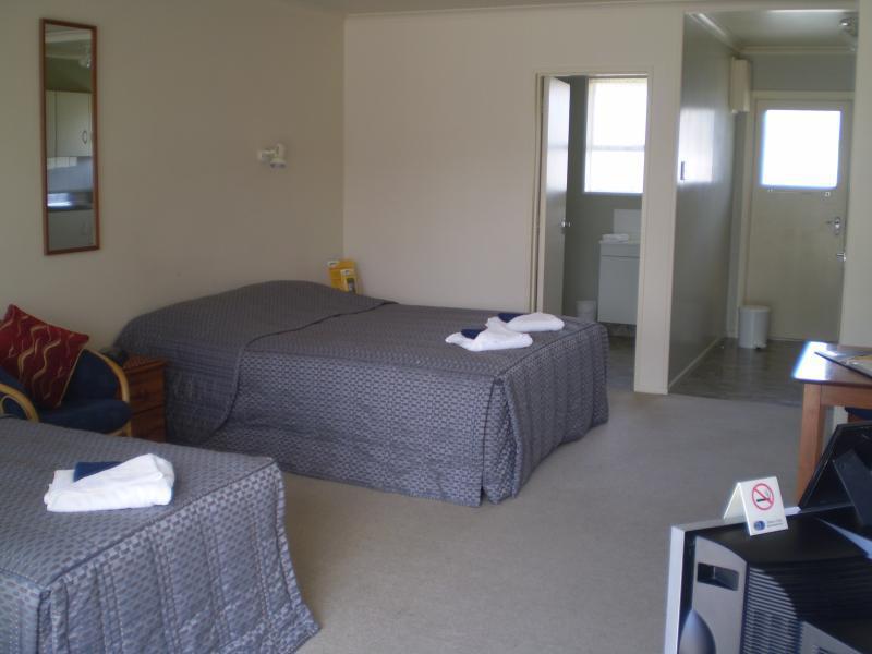 Aaa Thames Court Motel Оамару Экстерьер фото