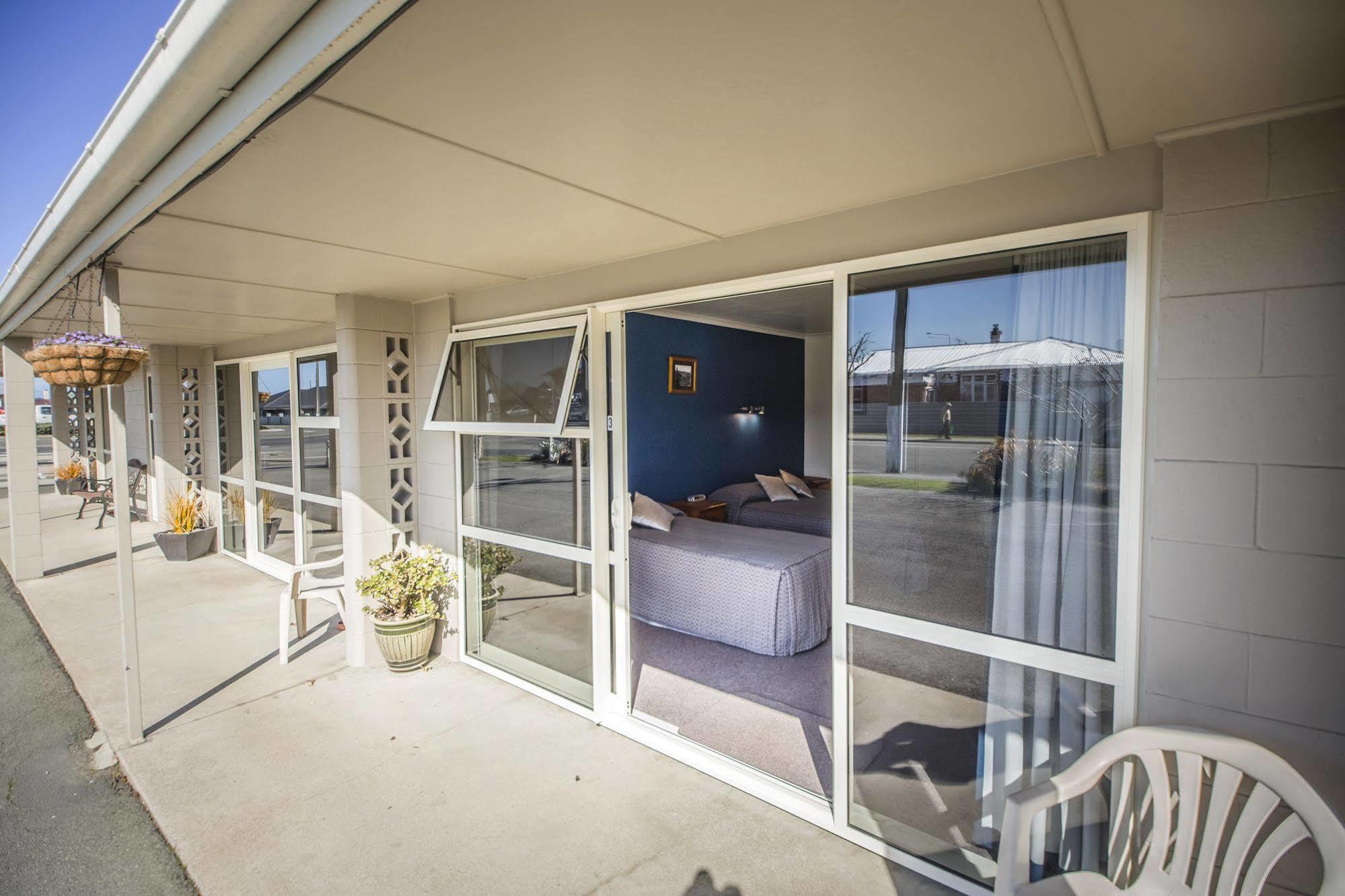 Aaa Thames Court Motel Оамару Экстерьер фото