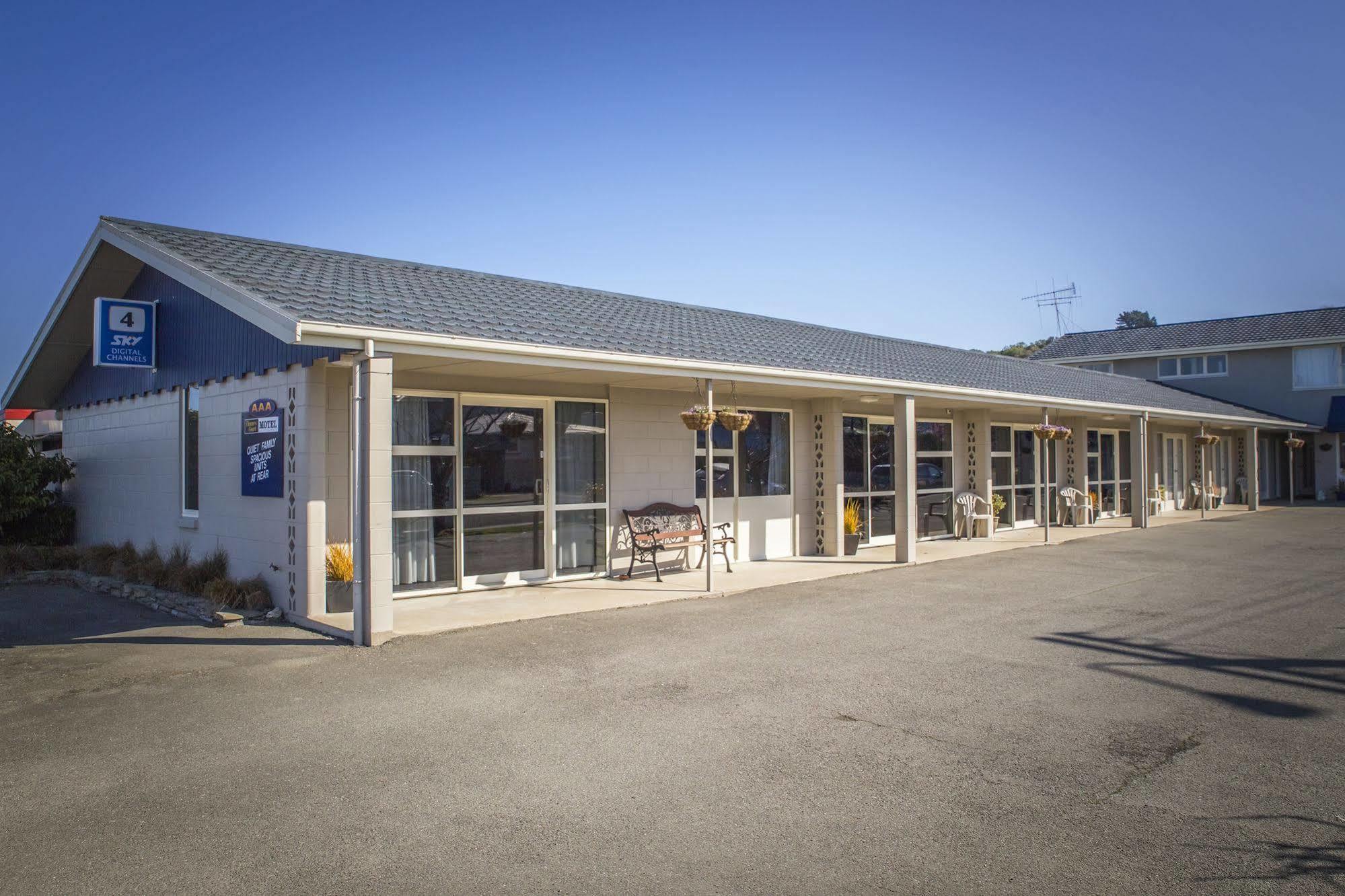 Aaa Thames Court Motel Оамару Экстерьер фото
