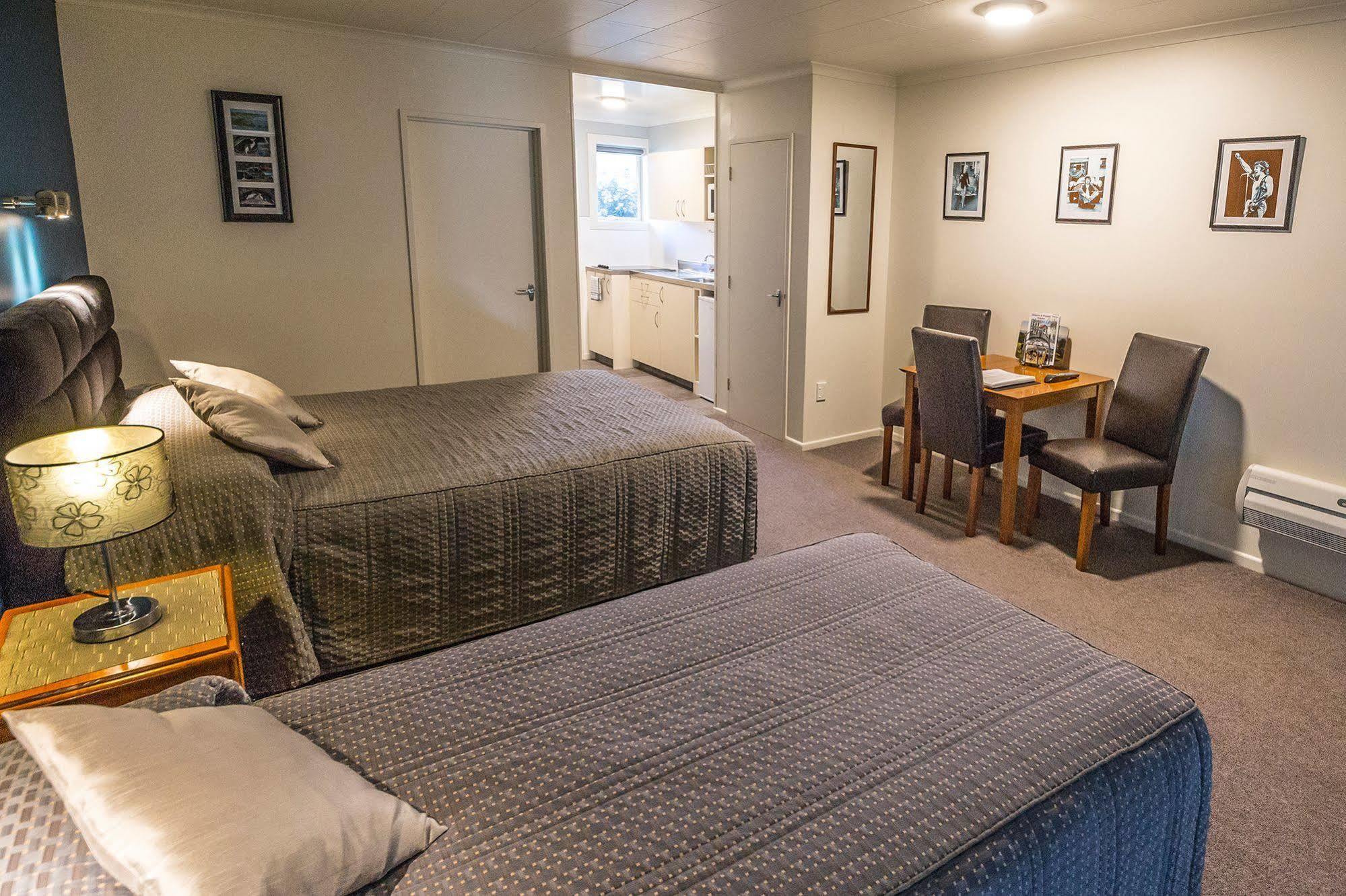 Aaa Thames Court Motel Оамару Экстерьер фото